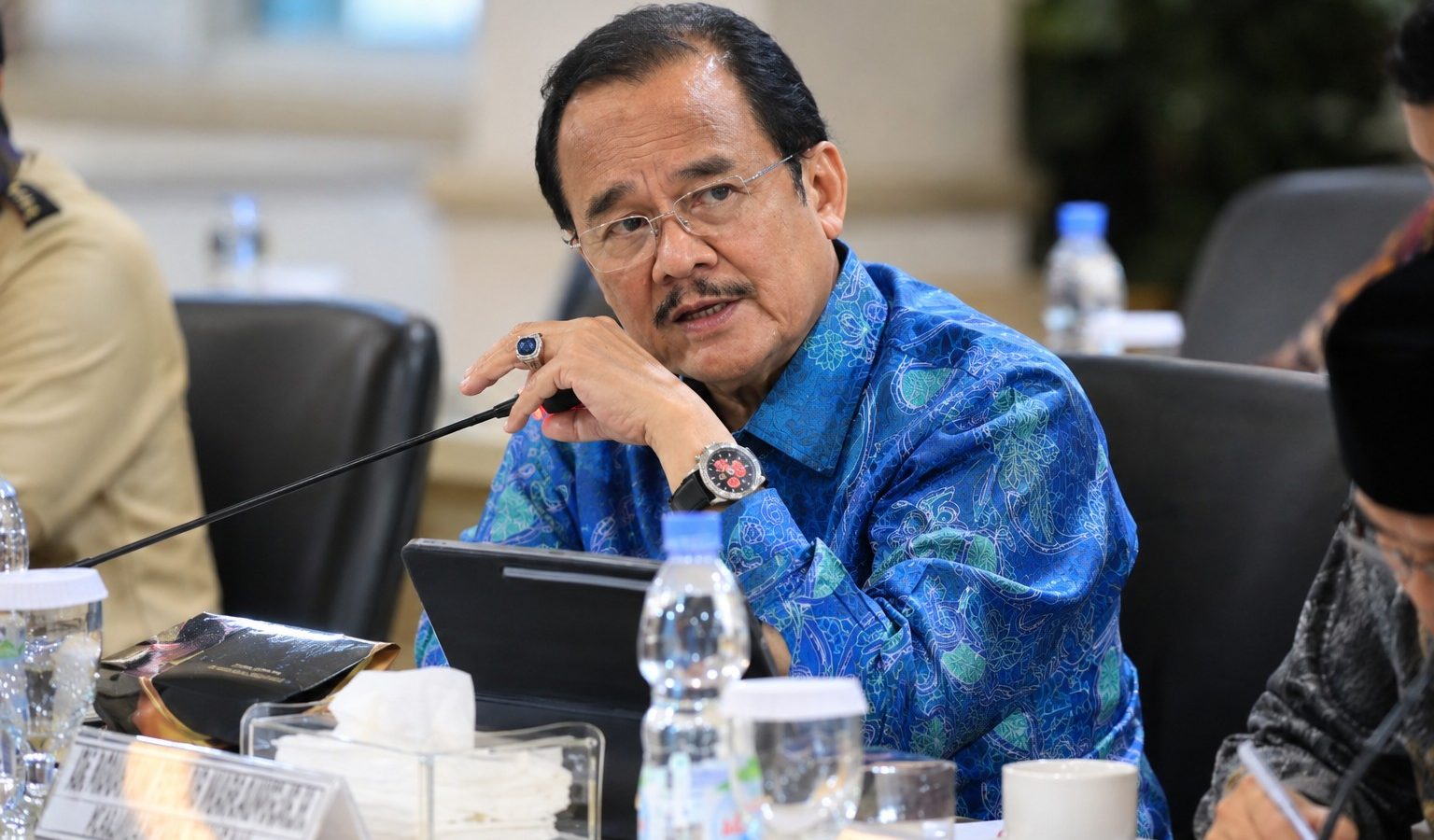 Anggota DPD RI Agustin Teras Narang menyampaikan pandangan mengenai dana bagi hasil untuk Kalimantan Tengah.
