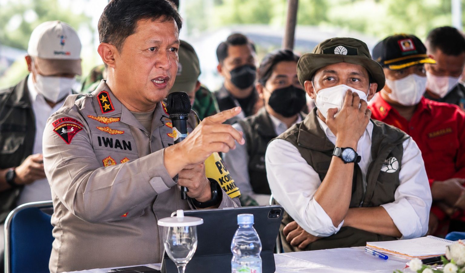 Kapolda Kalteng Irjen Pol Iwan Kurniawan menghadiri rapat evaluasi penanggulangan karhutla bersama Menteri Kehutanan Raja Juli Antoni.