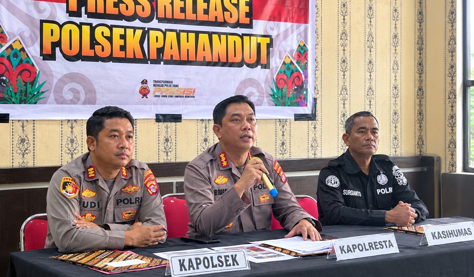 Kapolresta Palangka Raya Kombes Andiyatna saat menyampaikan pengungkapan kasus kematian SS di Mapolsek Pahandut, 23 September 2026.