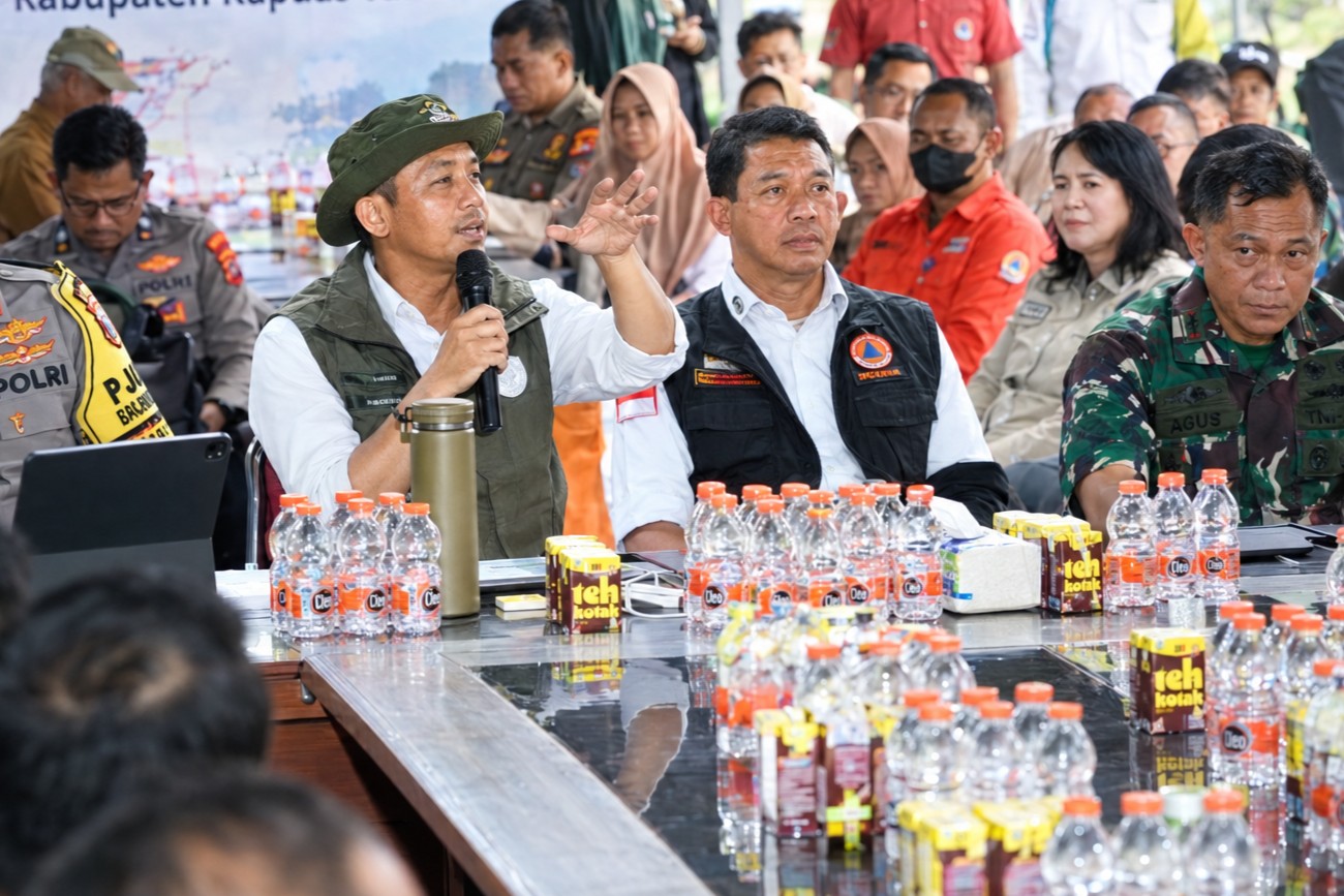 Menteri Kehutanan Raja Juli Antoni dan Kepala BNPB Letjen TNI Suharyanto turun langsung mengawal operasi penanganan karhutla di lapangan.