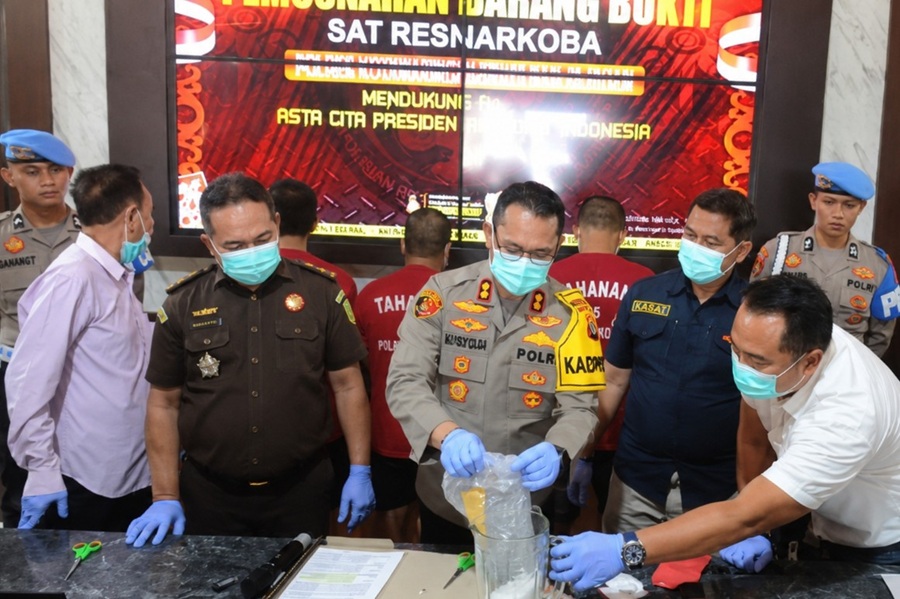 Pemusnahan barang bukti sabu seberat 947,31 gram di Mako Polres Kotim.