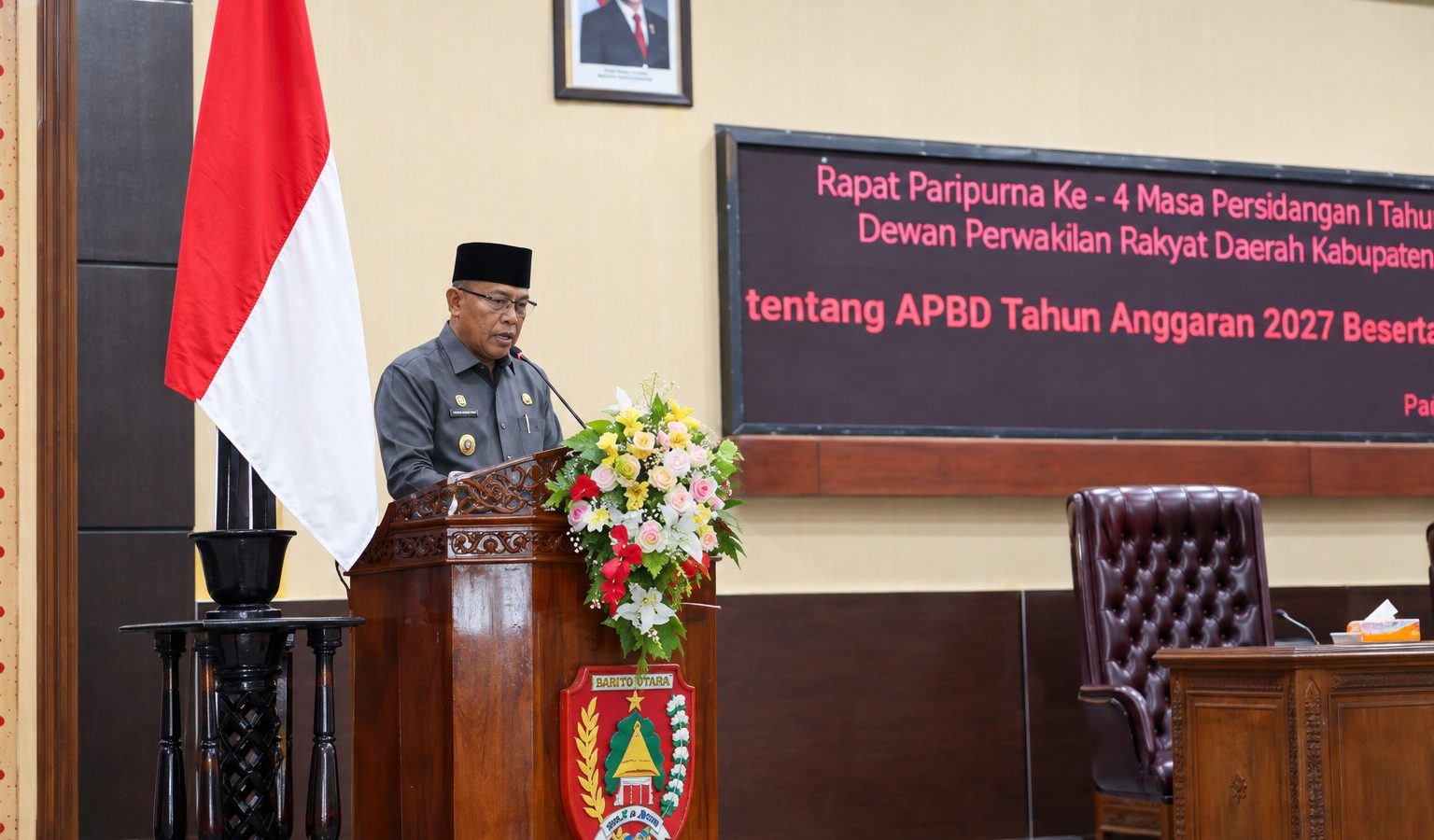 Wakil Bupati Kotawaringin Barat, Suyanto menyampaikan sambutan pada rapat paripurna pembahasan RAPBD 2027 di Pangkalan Bun.