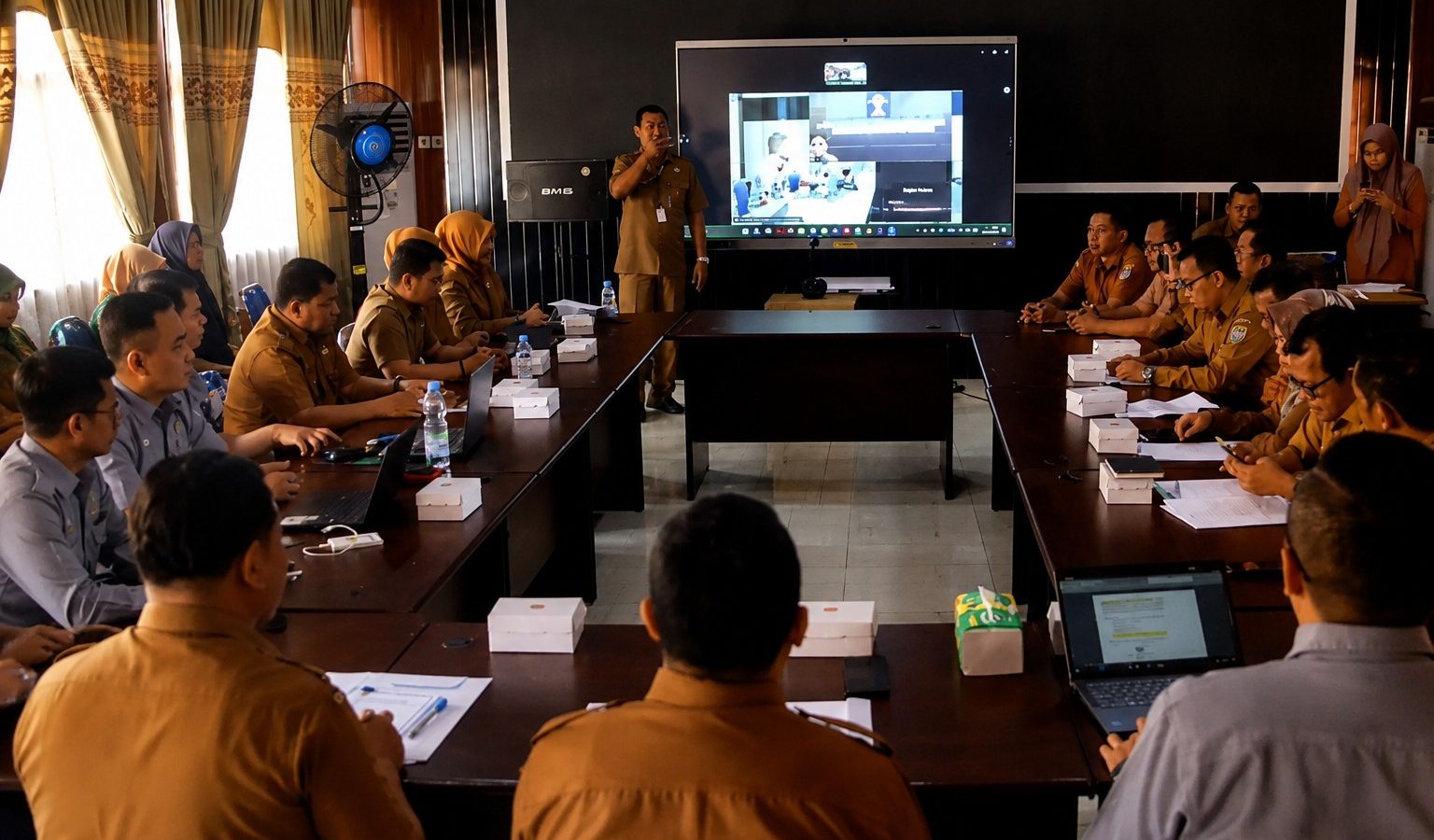 FGD pembahasan naskah akademik dan Raperda tentang Penyelenggaraan Pendidikan Kabupaten Seruyan di Kuala Pembuang.