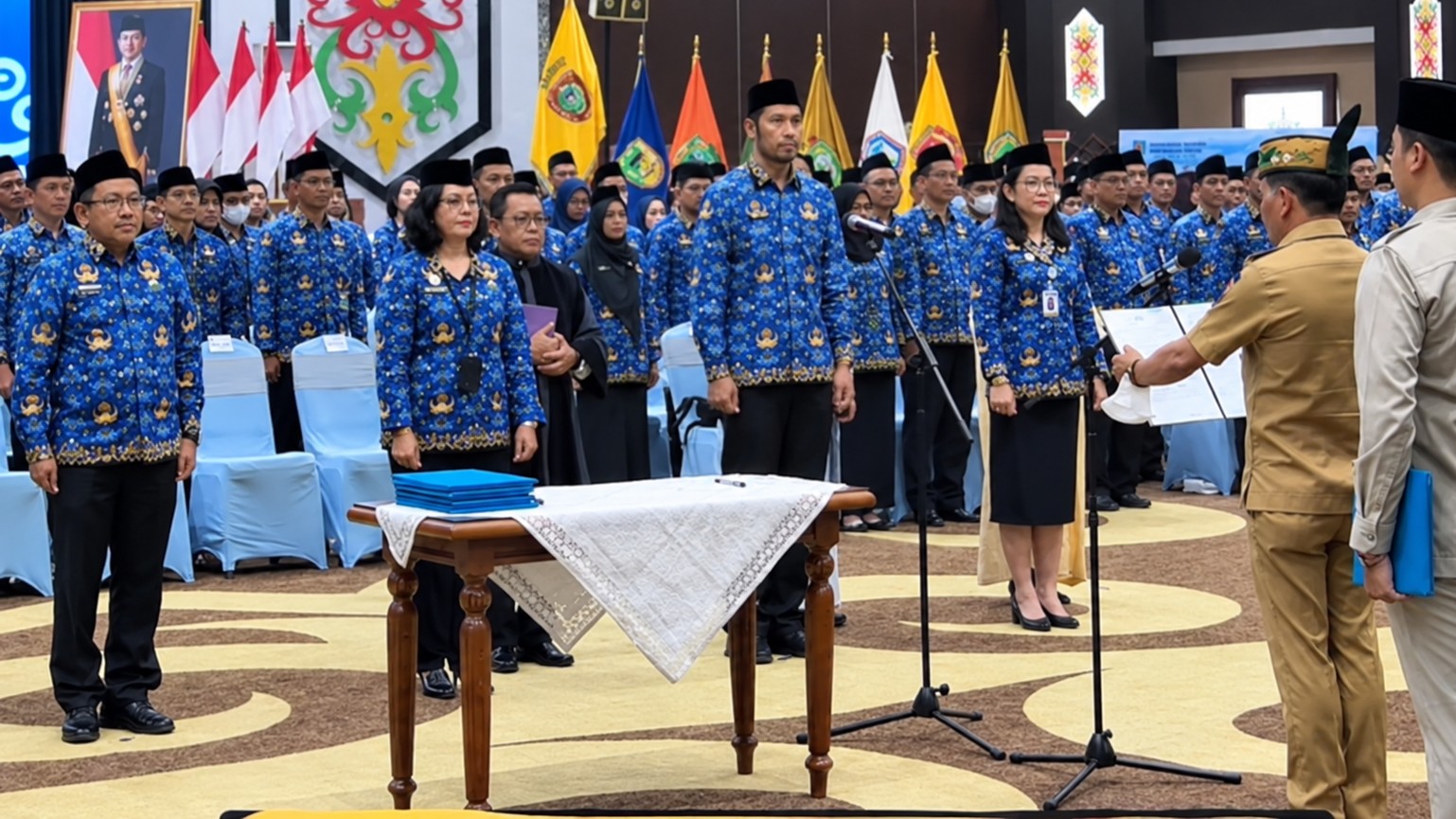 Gubernur Kalteng, Agustiar Sabran melantik dan mengambil sumpah/janji 234 pejabat administrator dan pejabat pengawas di lingkungan Pemerintah Provinsi Kalimantan Tengah.